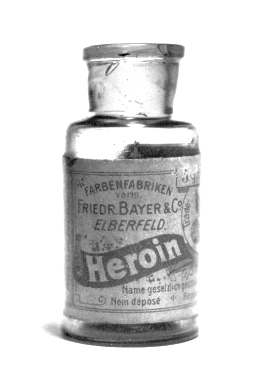 http://doctorsfromthefuture.files.wordpress.com/2009/04/bayer_heroin_bottle.jpg